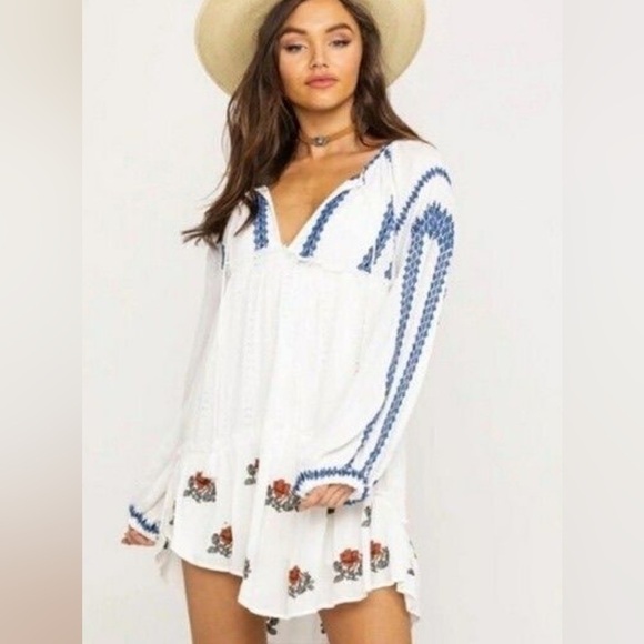 Free People Dresses & Skirts - FREE PEOPLE Wild Horses Embroidered Ivory Loose Fit Mini Dress EUC